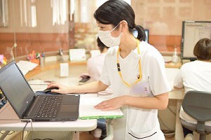 画像：情報収集